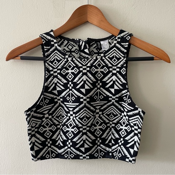 🦓 H&M | Aztec Tribal Racer Crop Tank Top 🦓 - Picture 1 of 12